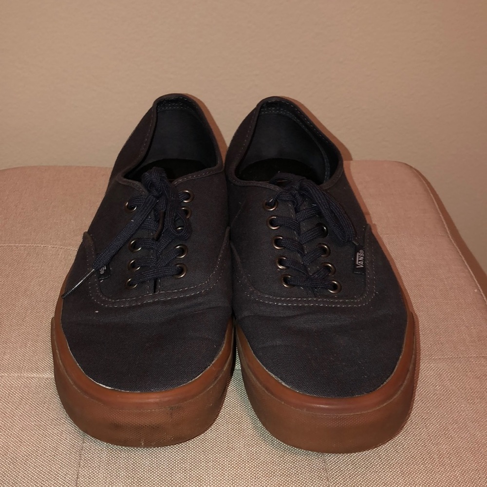 EUC Men’s 10.5 Vans Navy Gumsole Authentic Sneakers